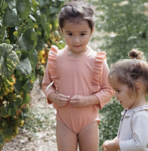 body anti-uv volant rose - les petits dorés