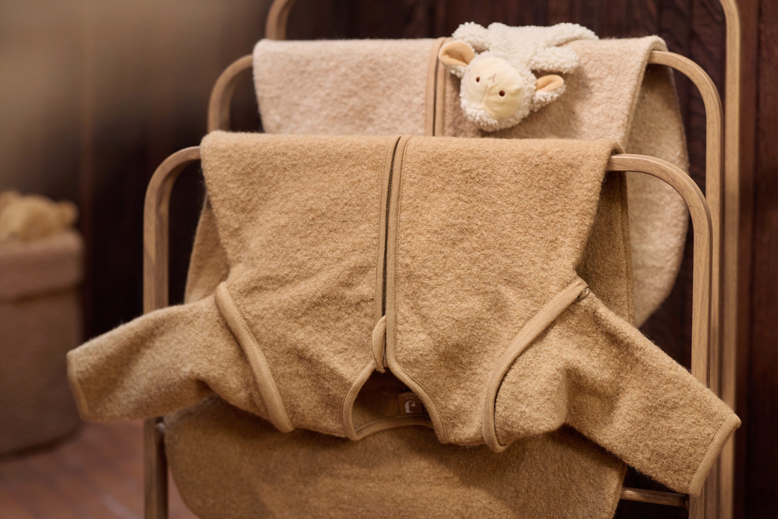 Gigoteuse en laine mérinos à manches amovibles Natural Jollein – ambiance chambre de bébé
