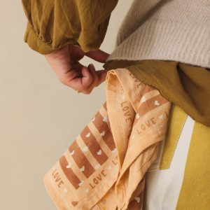 Foulard bébé enfant Love beige en coton – Maison Augustin